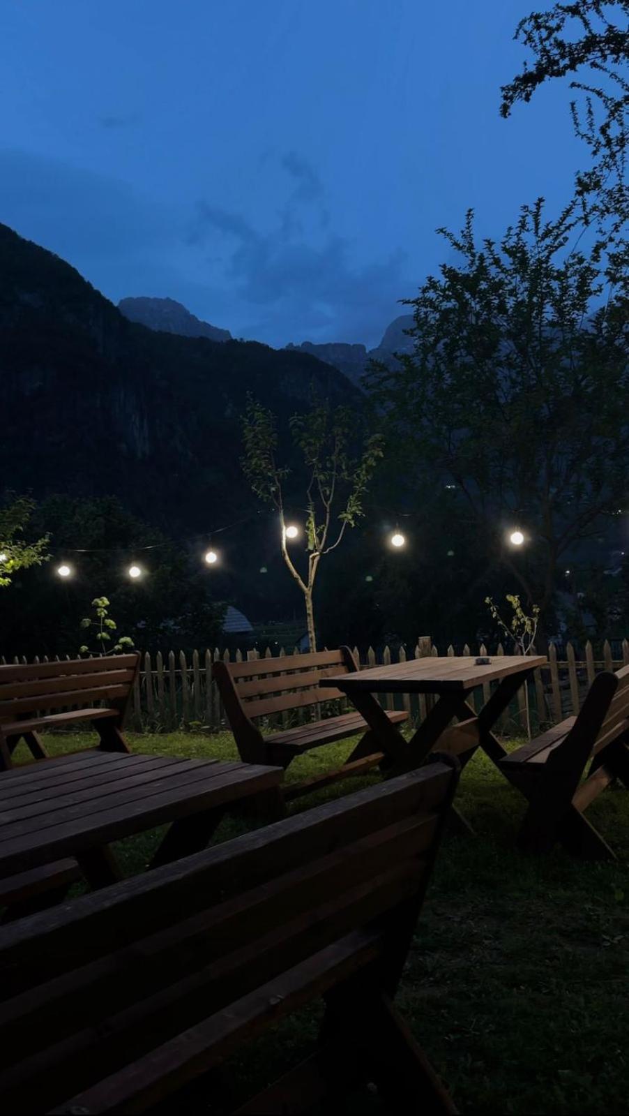 Bujtina Zici Hotel Theth Kültér fotó