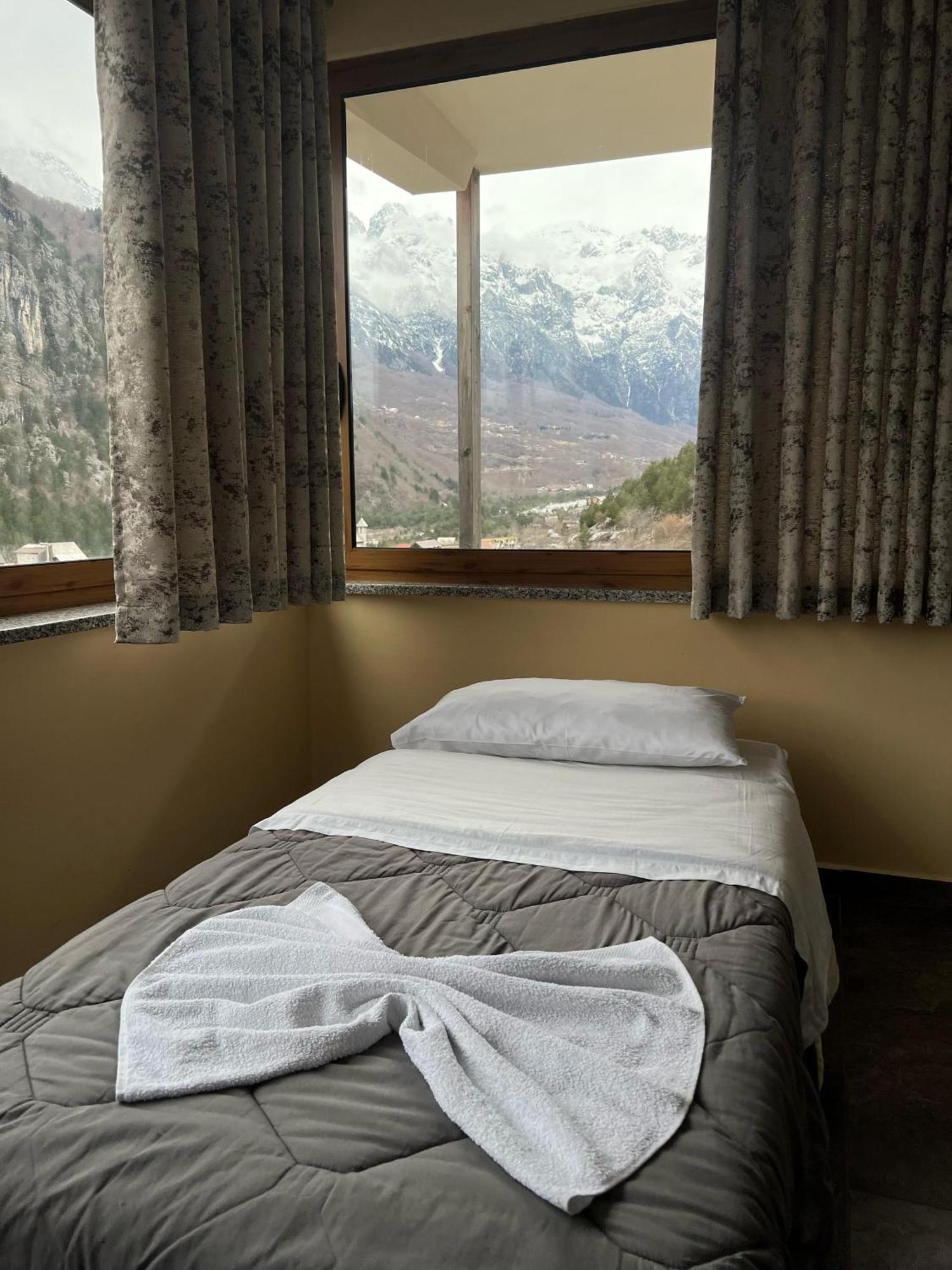 Bujtina Zici Hotel Theth Kültér fotó