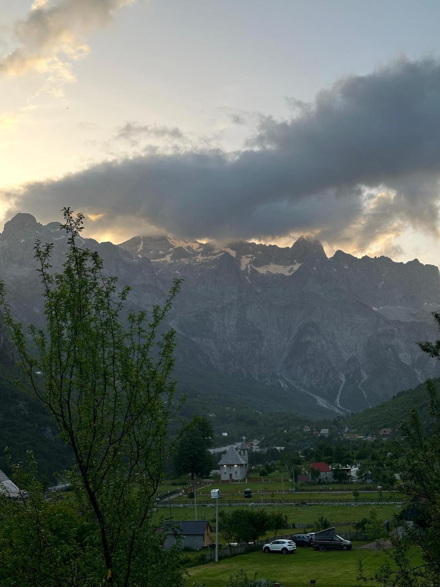 Bujtina Zici Hotel Theth Kültér fotó