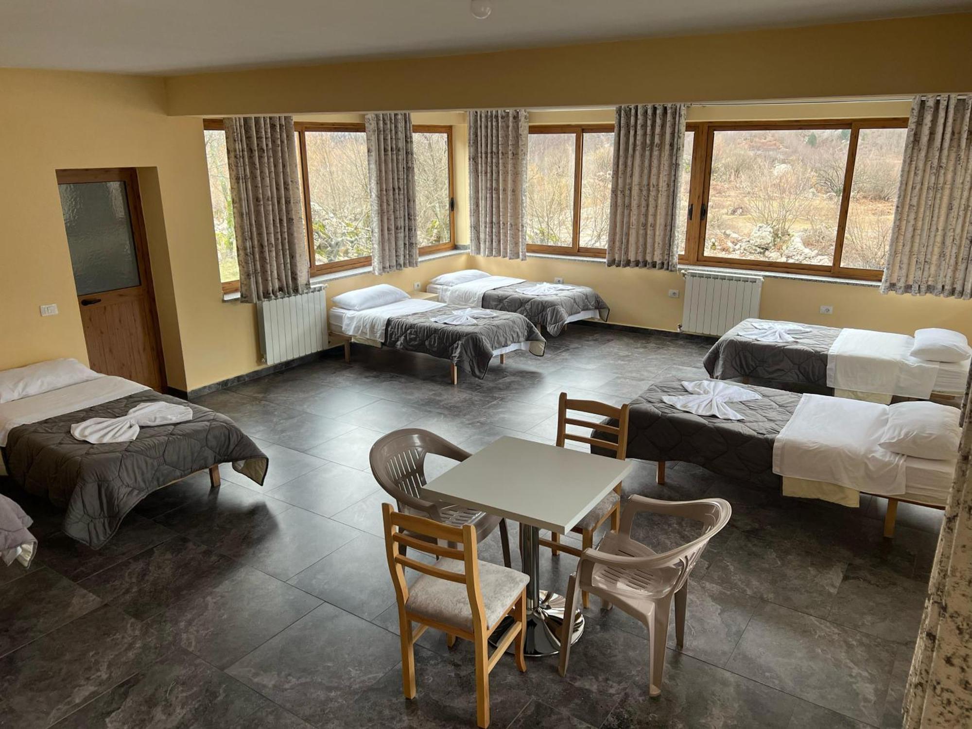 Bujtina Zici Hotel Theth Kültér fotó