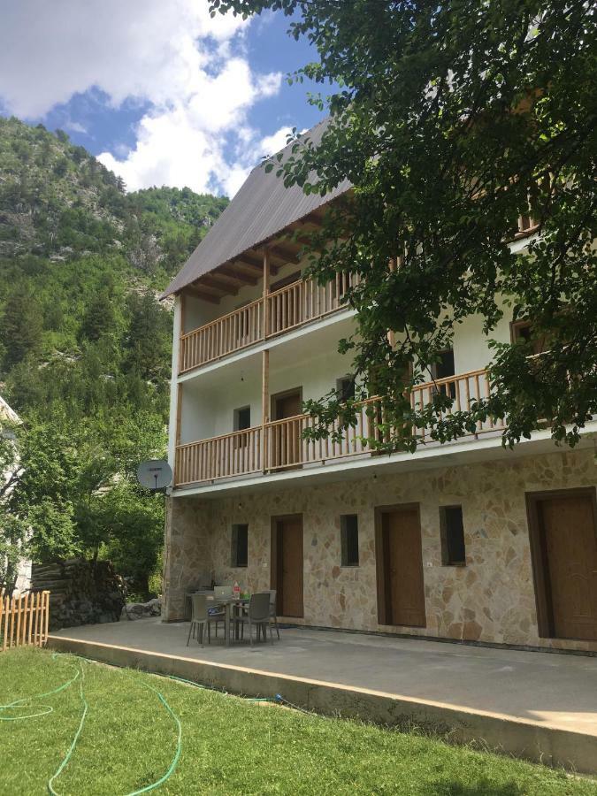 Bujtina Zici Hotel Theth Kültér fotó